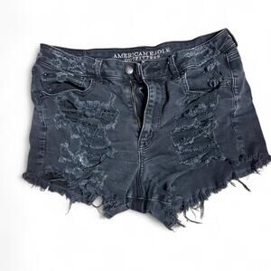size 10 black denim American Eagle distressed shorts vintage hi-rise festival